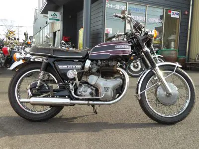 V12 ベスト M 本体価格¥22000 V12 ベスト M 本体価格¥22000