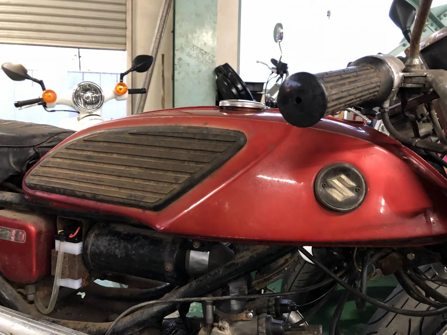 スズキ　T90/125　ウルフ用　純正ガソリンタンク スズキ T90/125 ウルフ用 純正ガソリンタンク Yahoo