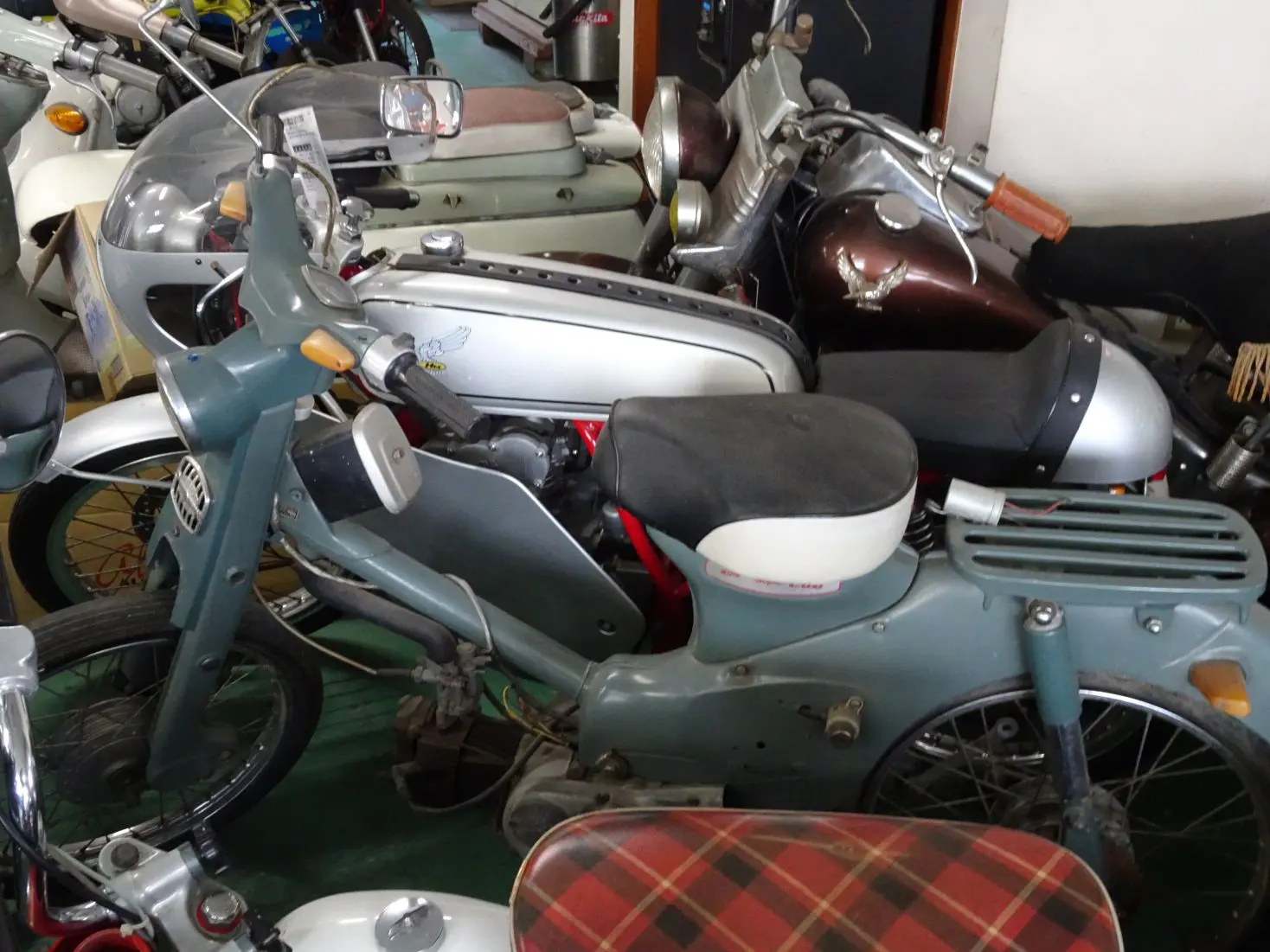 スーパーカブC100のプラモデルが入りました！ :: ブログ