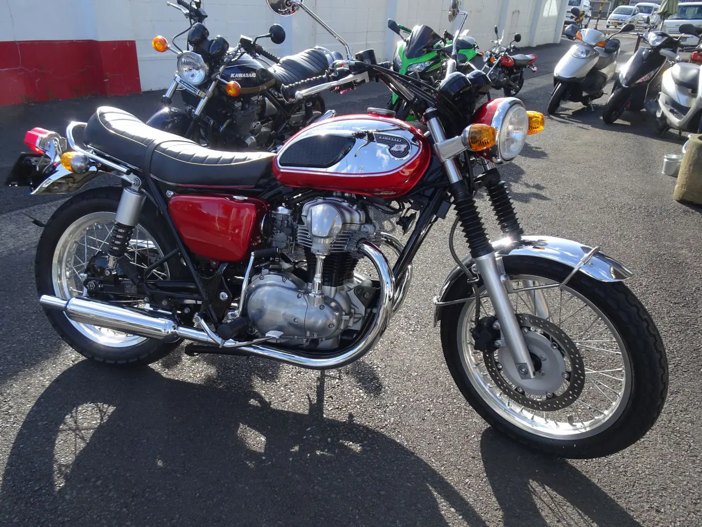 W650 をW3仕様に！　イナドメ、POSH、ドレミコレクション等パーツセット W650の部品を新型W800に転用する計画が進んでいます。 #W1 #w650