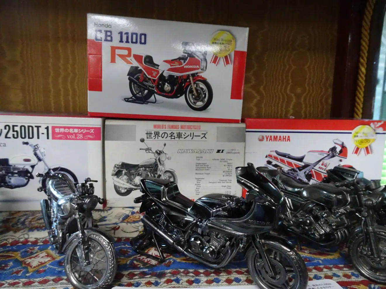 Amazon.co.jp: YAMAHA RZV 500R(ブラックメッキ) 「世界の名車